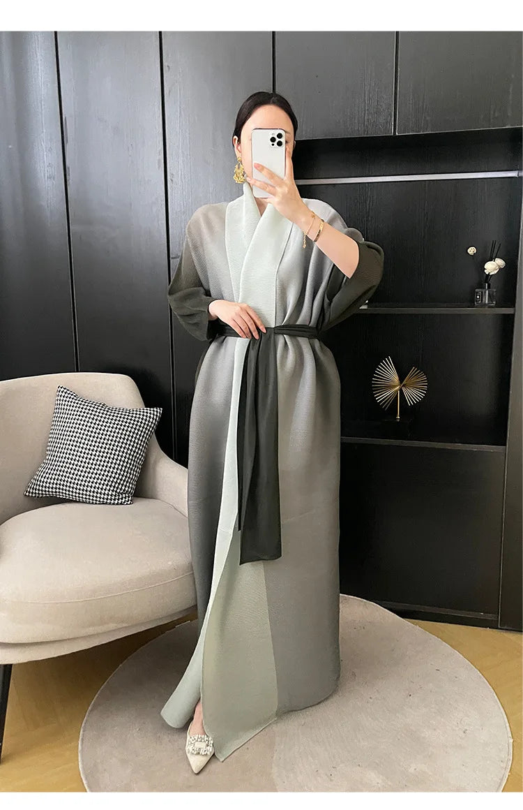 Wind Coat for Women 2024 Autumn New Style Gradient Color, Plus Fat and Enlarged Bat Sleeves, Scarf Style Long Outerwear