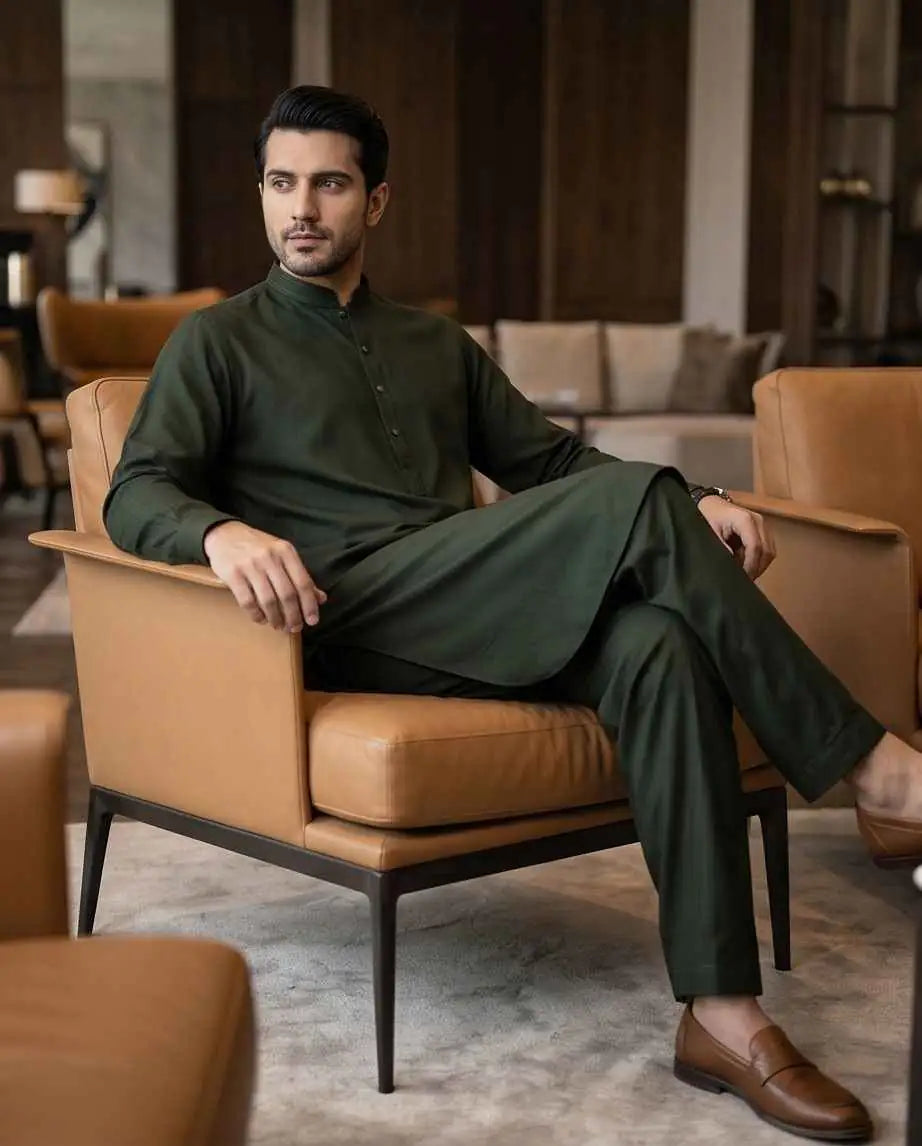 Men's Deep Emerald Green Minimalist Kurta Pajama Set | G4 - Raakaat