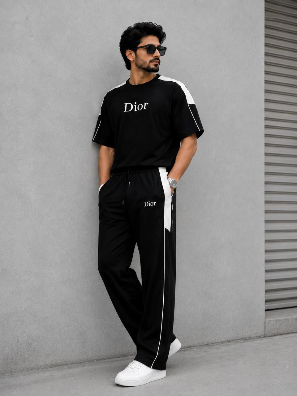 Men's black matching short sleeve T-shirt and jogger pants set